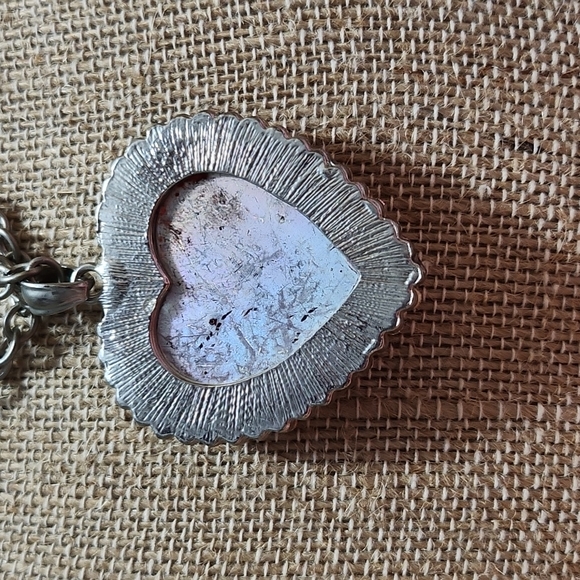 Red heart and rhinestone necklace - Picture 5 of 6